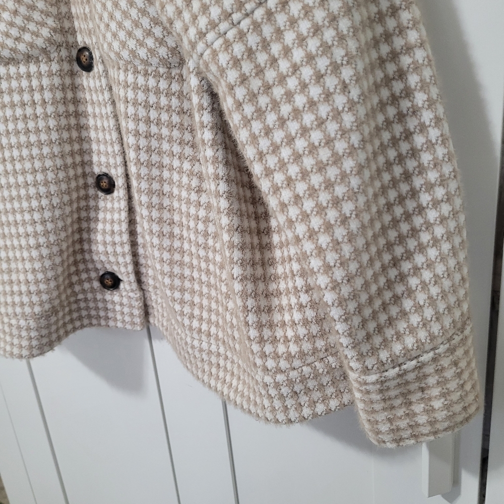 Anthropologie Greylin Houndstooth Shirt Fuzzy Beige White Jacket Blazer - Picture 8 of 9